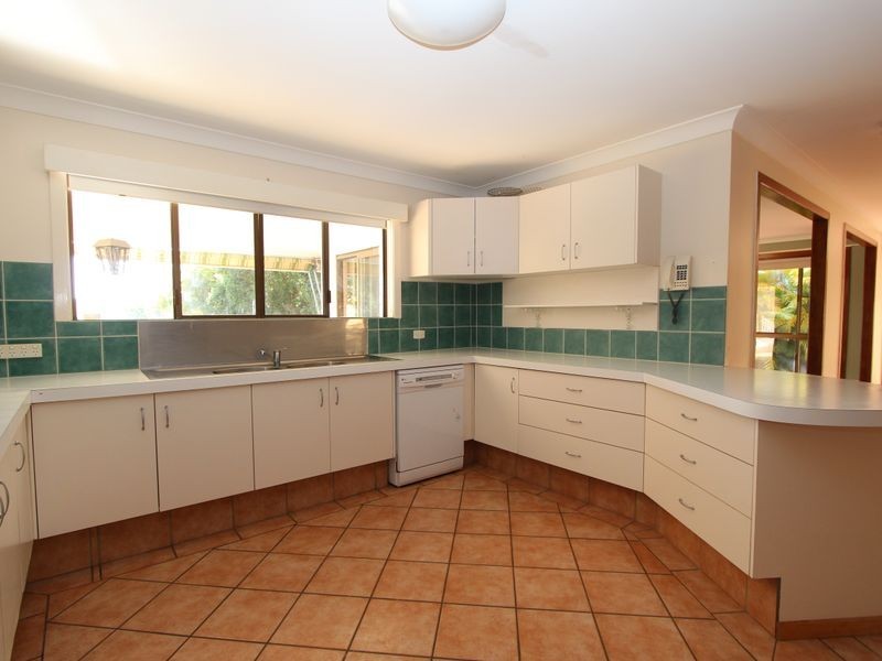 72 O’Grady Drive, Paradise Point QLD 4216