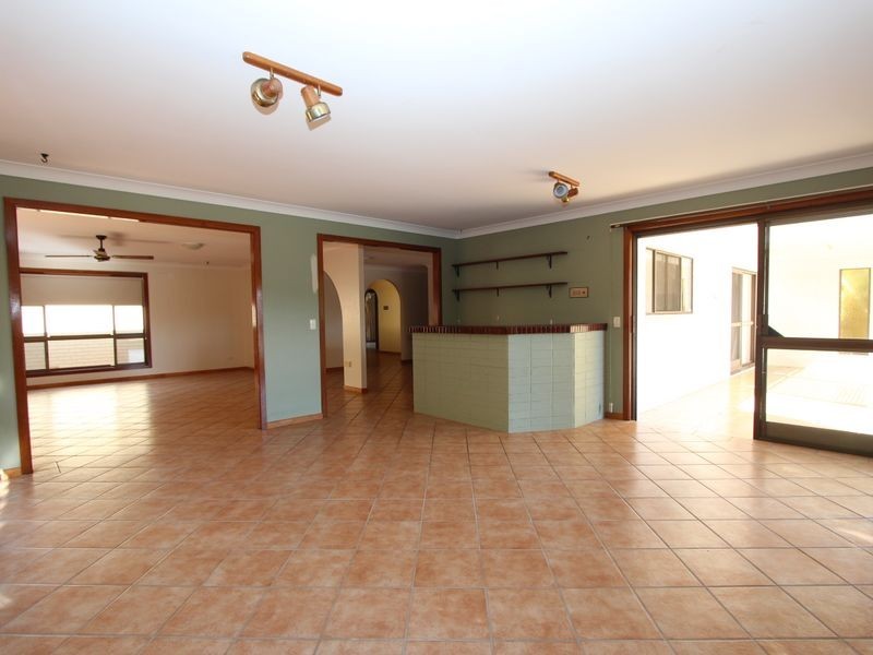 72 O’Grady Drive, Paradise Point QLD 4216