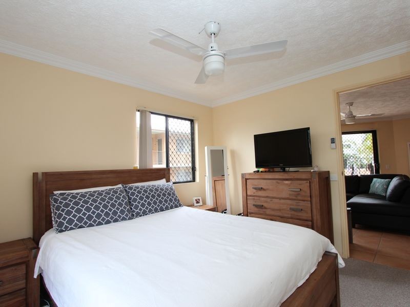 2/47 Bayview Street, Runaway Bay QLD 4216