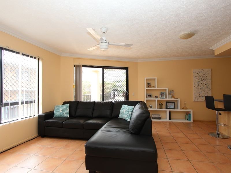 2/47 Bayview Street, Runaway Bay QLD 4216