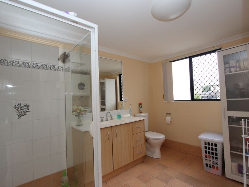 2/47 Bayview Street, Runaway Bay QLD 4216