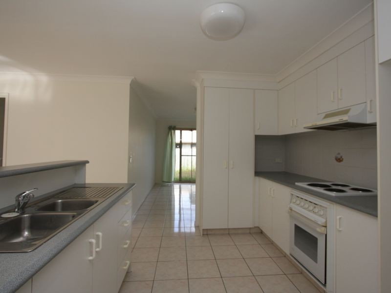 1/6 Pamela Court, Labrador QLD 4215