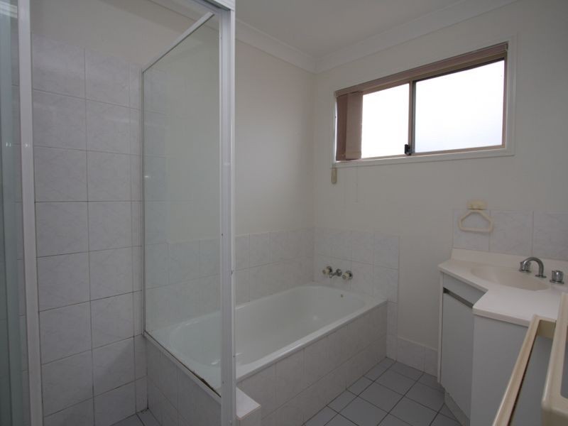 1/6 Pamela Court, Labrador QLD 4215