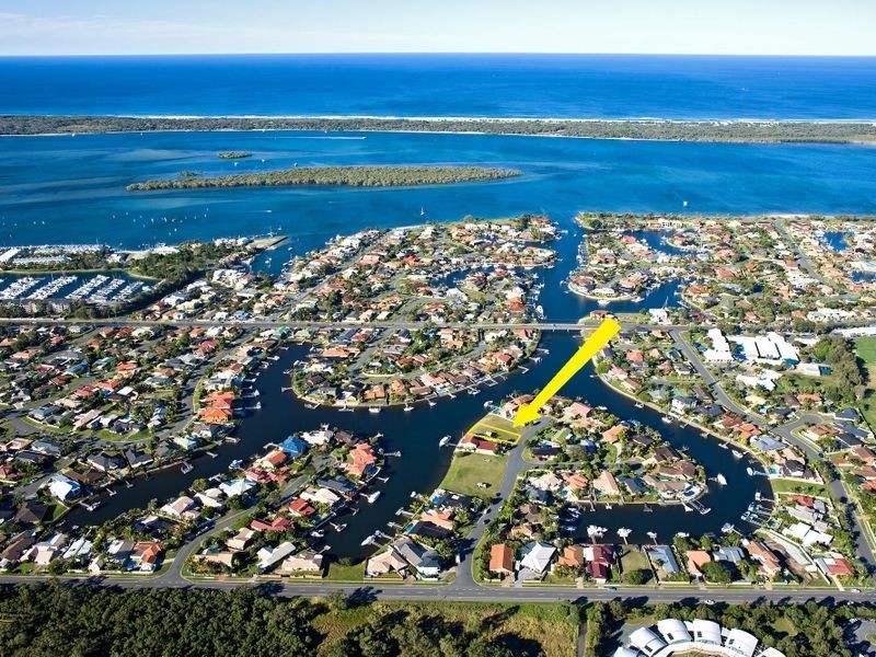 20 Erave Avenue, Runaway Bay QLD 4216