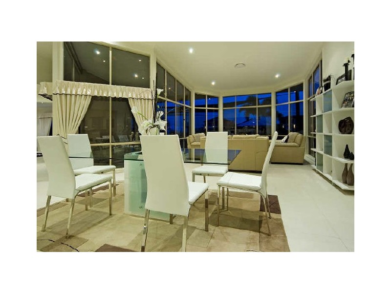 Hope Island QLD 4212