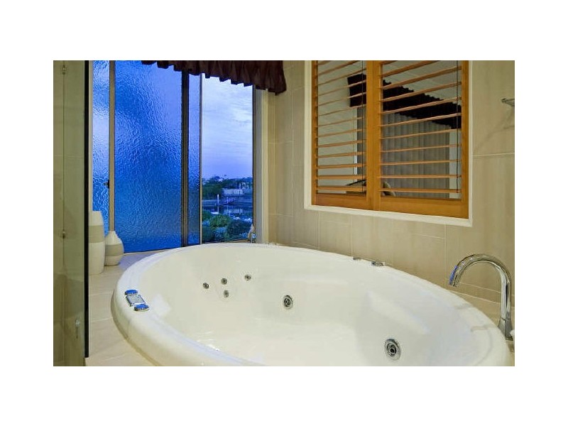 Hope Island QLD 4212