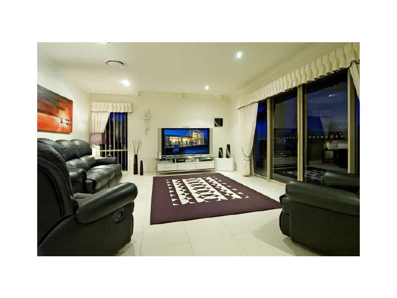 Hope Island QLD 4212