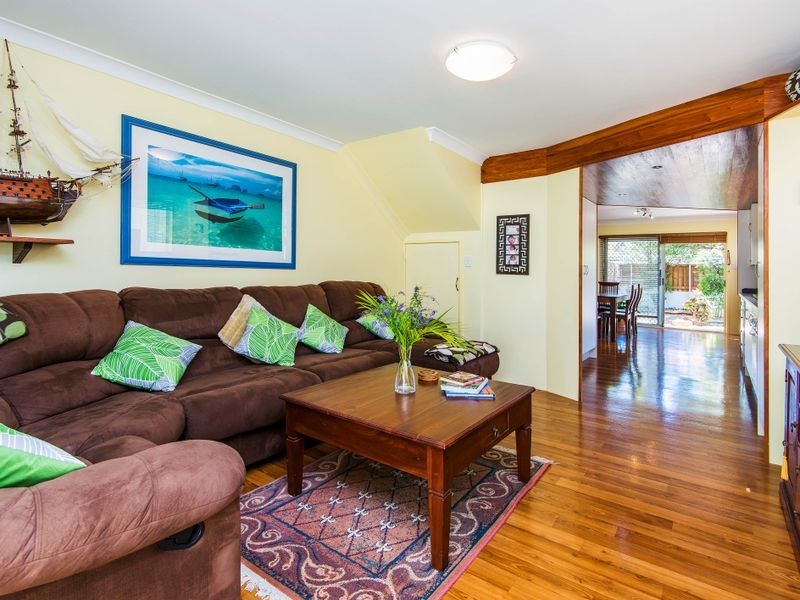 1/15 Victor Avenue, Paradise Point QLD 4216