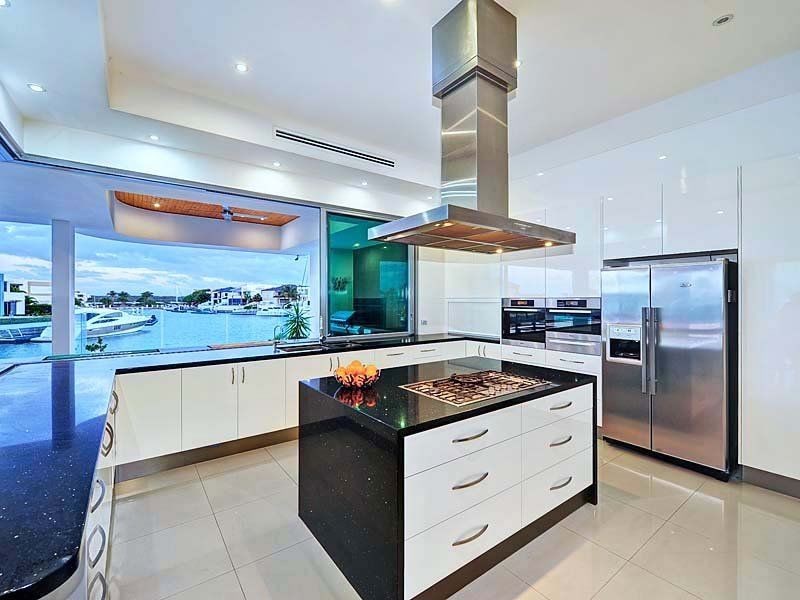 63 The Sovereign Mile, Sovereign Islands QLD 4216