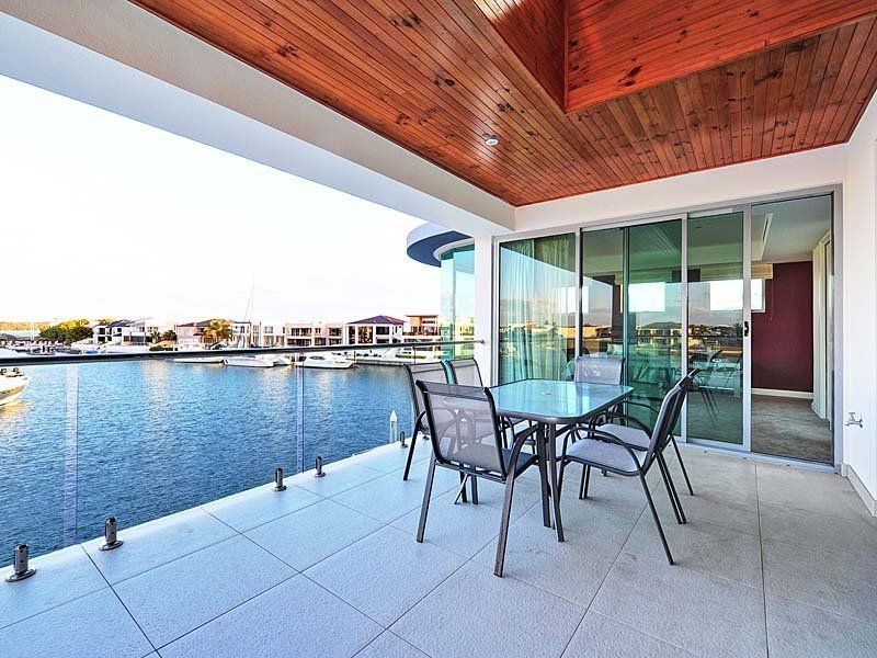 63 The Sovereign Mile, Sovereign Islands QLD 4216