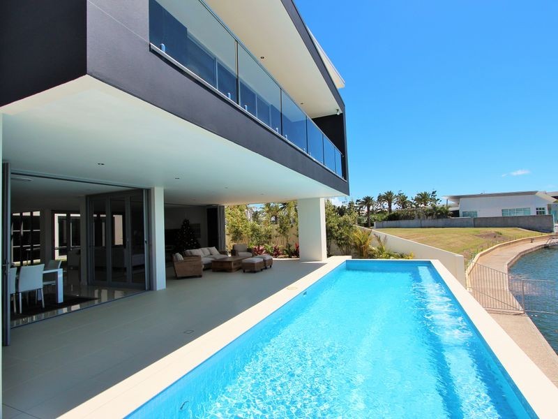 Sovereign Islands QLD 4216