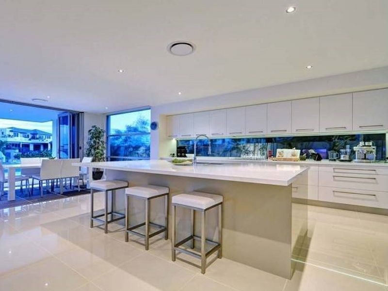 Sovereign Islands QLD 4216