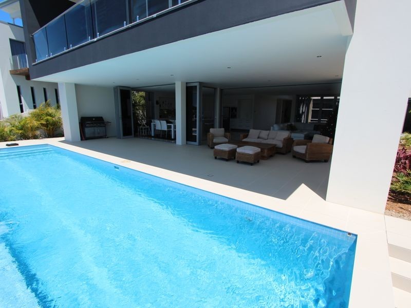 Sovereign Islands QLD 4216