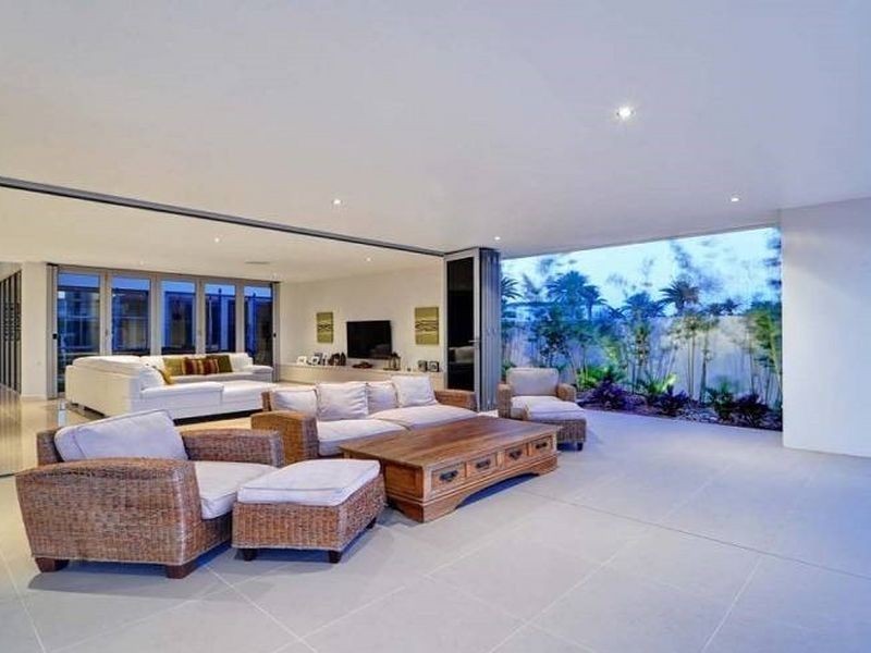 Sovereign Islands QLD 4216