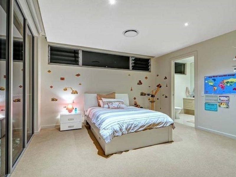 Sovereign Islands QLD 4216