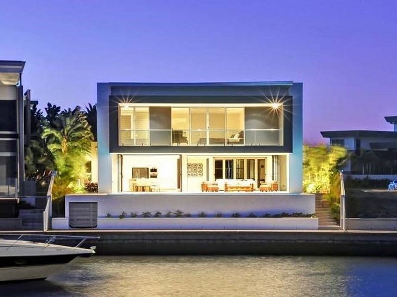 Sovereign Islands QLD 4216