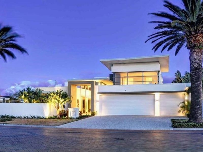 Sovereign Islands QLD 4216