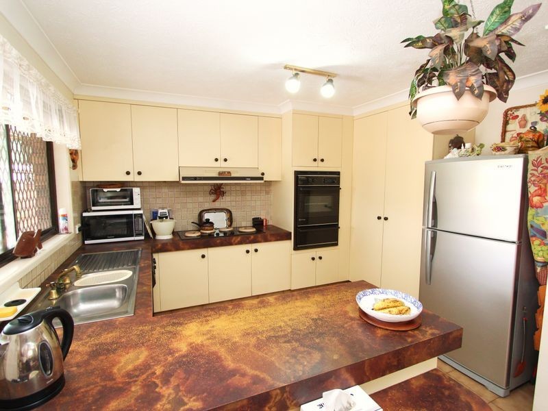 84 Oxley Drive, Paradise Point QLD 4216
