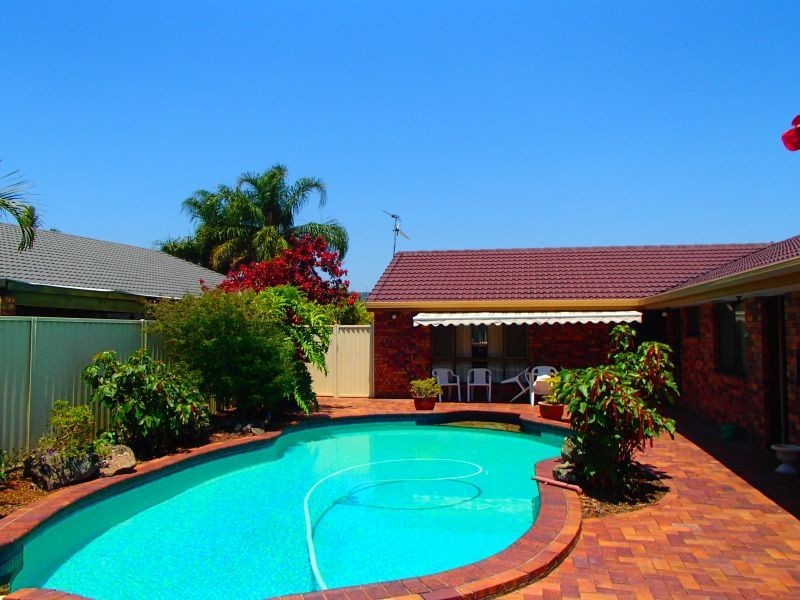 84 Oxley Drive, Paradise Point QLD 4216