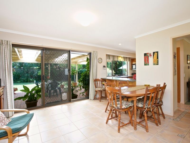 51 Matthew Flinders Drive, Paradise Point QLD 4216