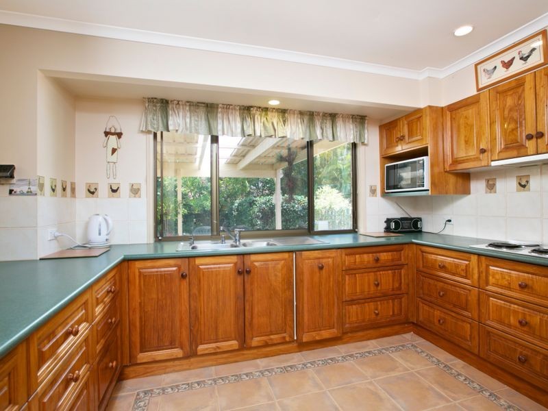 51 Matthew Flinders Drive, Paradise Point QLD 4216