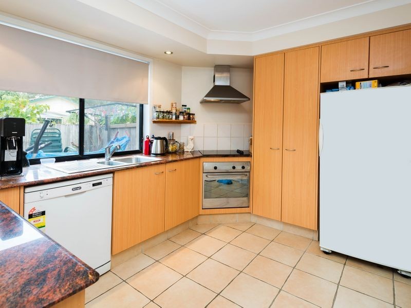 1/14 Terrigal Crescent, Southport QLD 4215