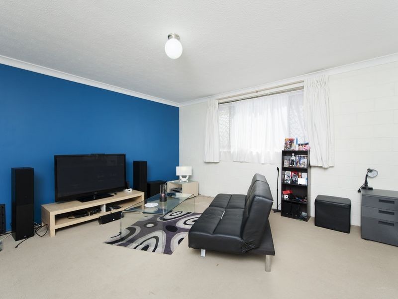2/151 High Street, Southport QLD 4215