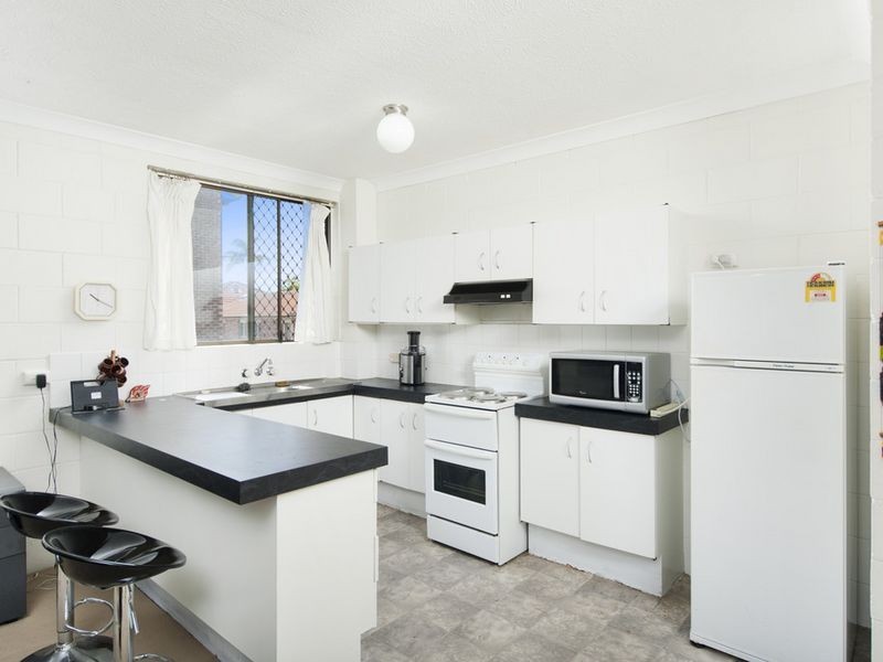 2/151 High Street, Southport QLD 4215