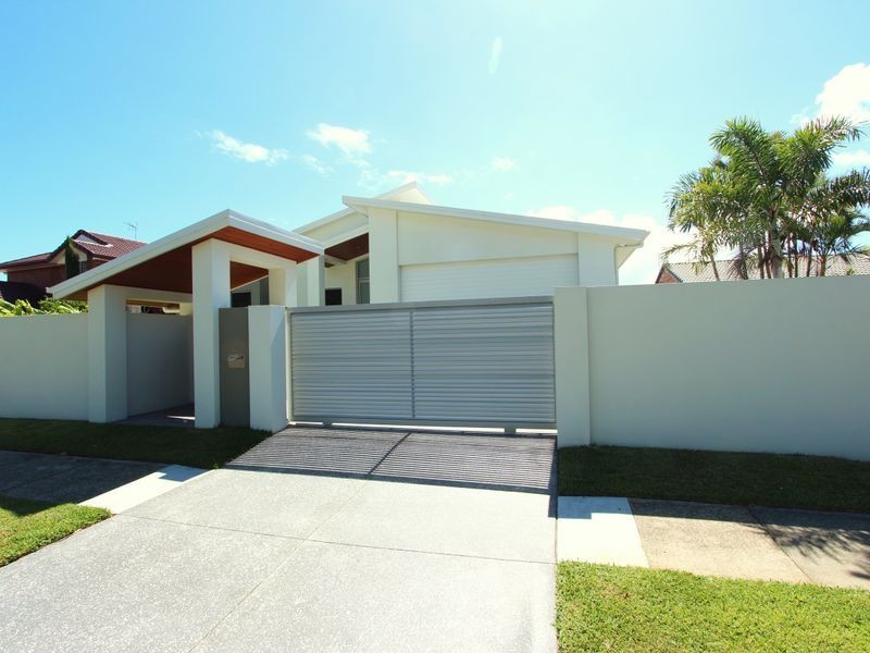 243 Morala Avenue, Runaway Bay QLD 4216