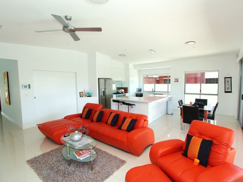 243 Morala Avenue, Runaway Bay QLD 4216