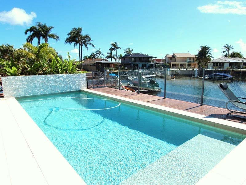 243 Morala Avenue, Runaway Bay QLD 4216