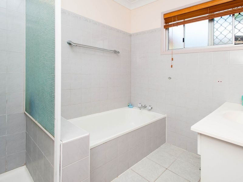 15 Iando Street, Coombabah QLD 4216