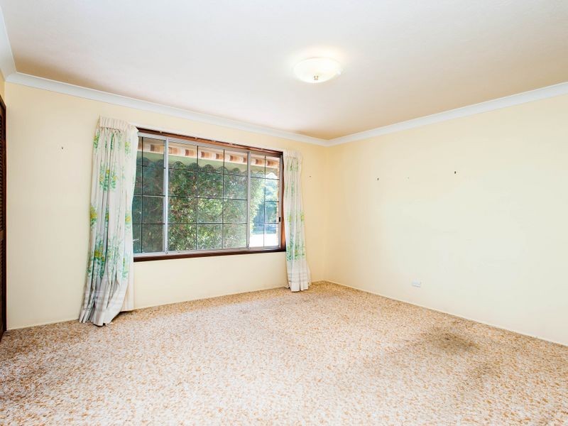 15 Robin Avenue, Paradise Point QLD 4216