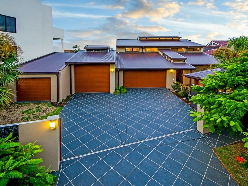5 Wau Avenue, Runaway Bay QLD 4216