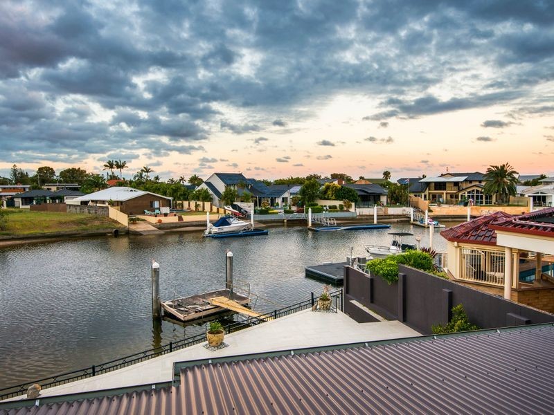 5 Wau Avenue, Runaway Bay QLD 4216