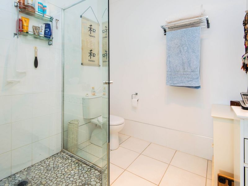 18 Wewak Avenue, Runaway Bay QLD 4216