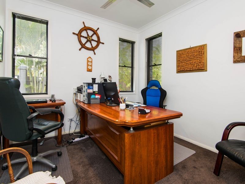 18 Wewak Avenue, Runaway Bay QLD 4216