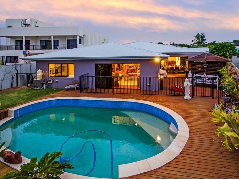 18 Wewak Avenue, Runaway Bay QLD 4216