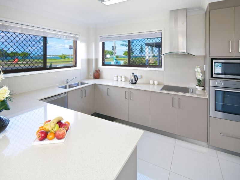 1/548 Marine Parade, Biggera Waters QLD 4216