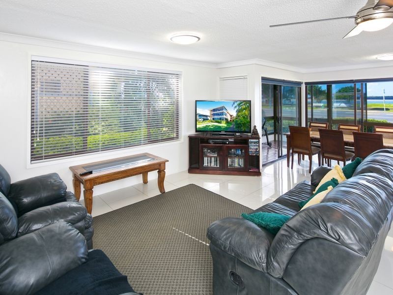 1/548 Marine Parade, Biggera Waters QLD 4216