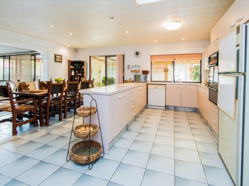 17 Rason Way, Coombabah QLD 4216