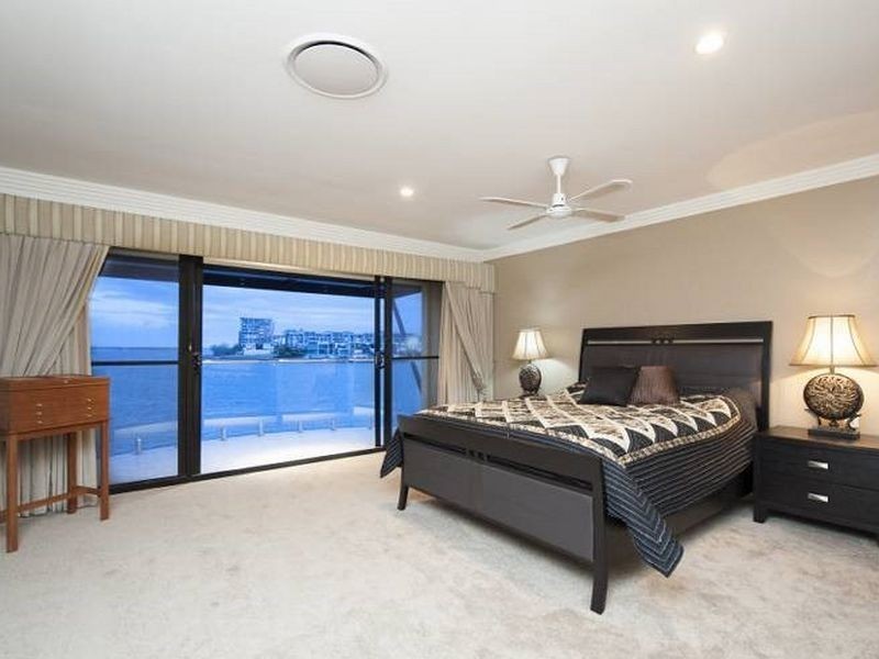 26 Brittanic Crescent, Sovereign Islands QLD 4216