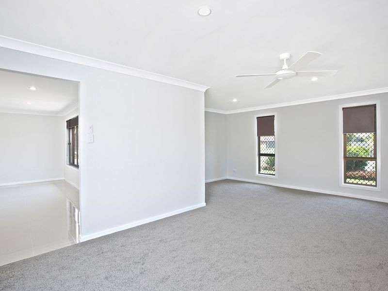 9 Hyacinth Avenue, Hollywell QLD 4216