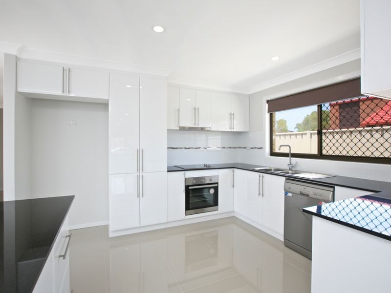 9 Hyacinth Avenue, Hollywell QLD 4216