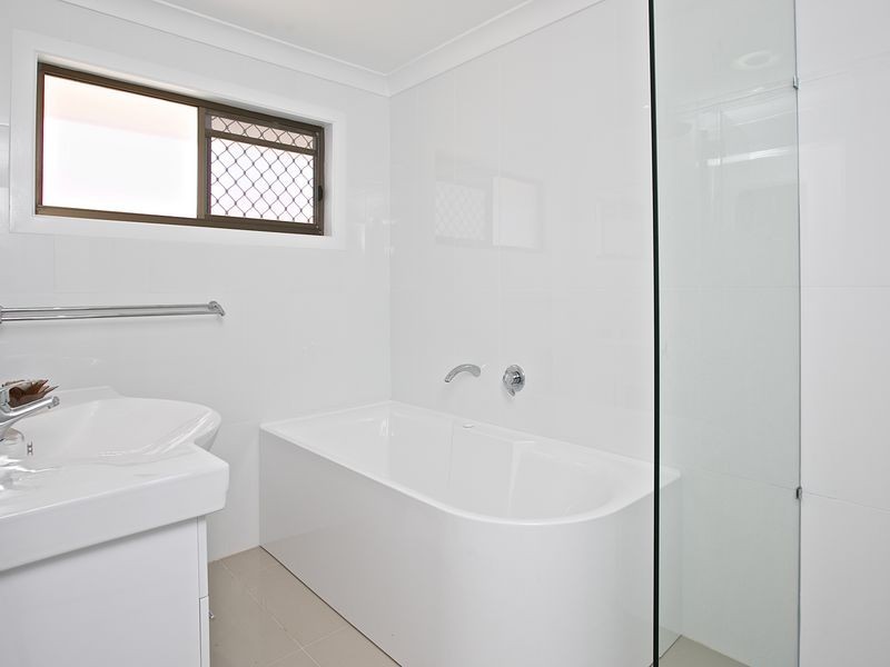 9 Hyacinth Avenue, Hollywell QLD 4216