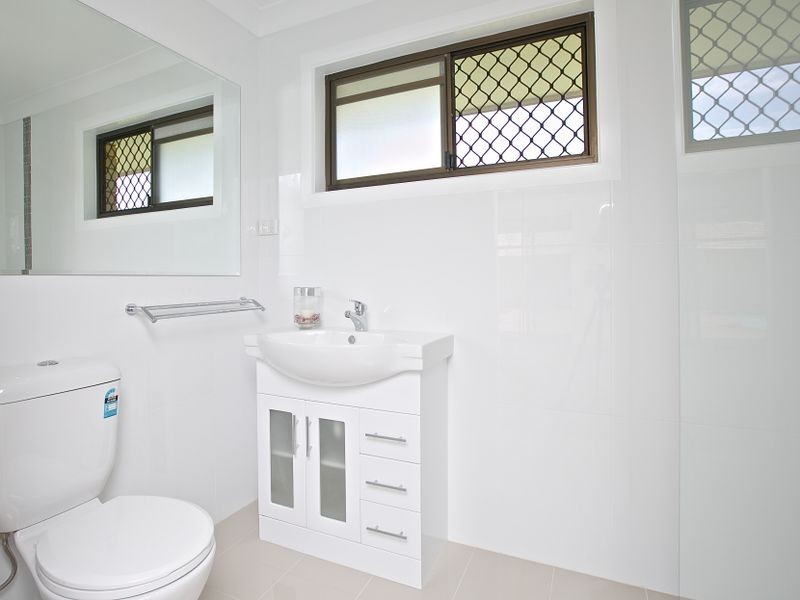 9 Hyacinth Avenue, Hollywell QLD 4216