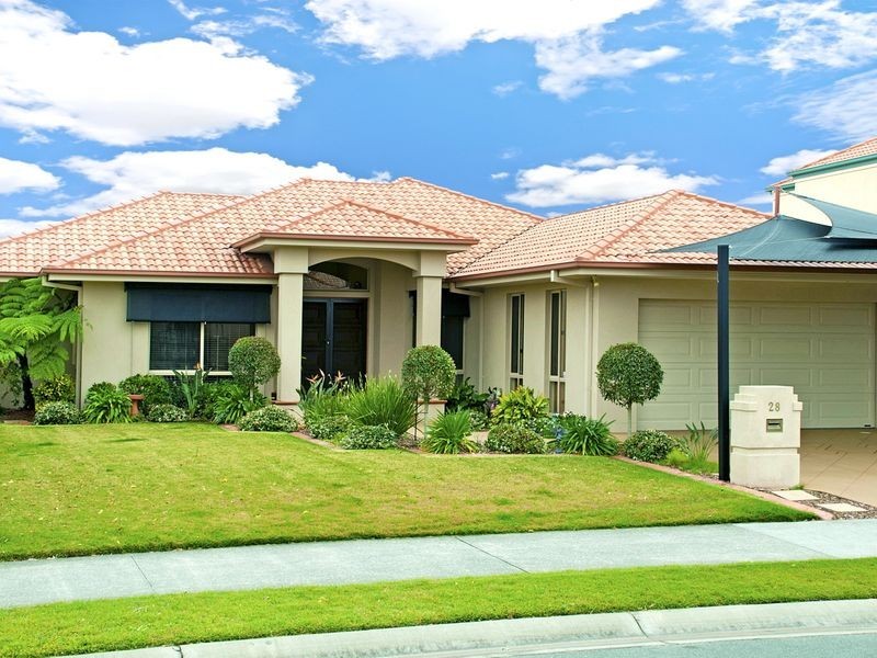 28 John Dalley Drive, Helensvale QLD 4212