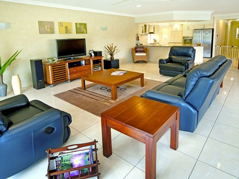 28 John Dalley Drive, Helensvale QLD 4212
