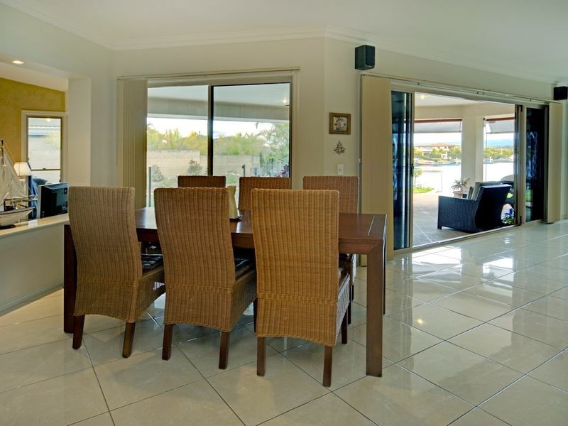 28 John Dalley Drive, Helensvale QLD 4212