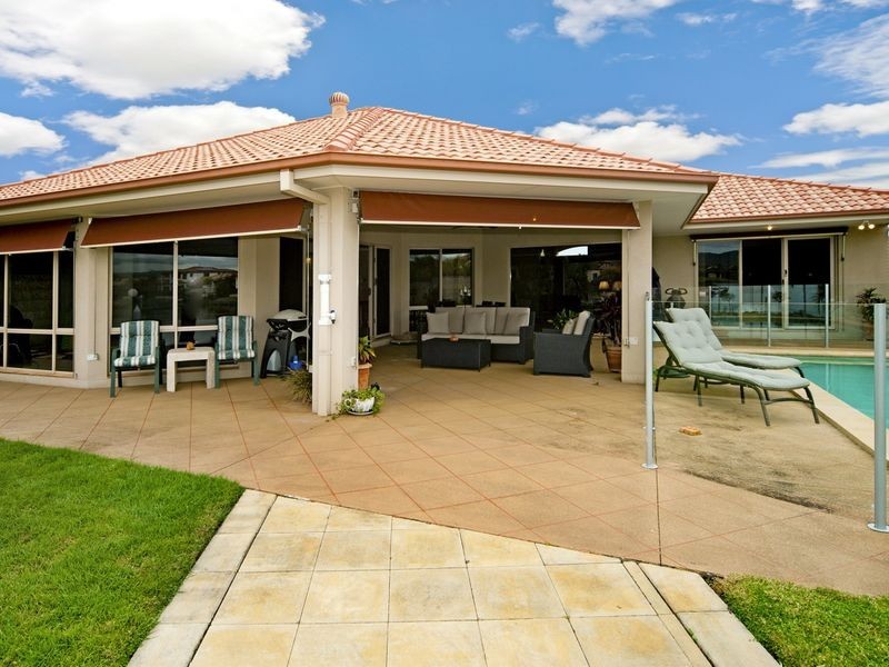 28 John Dalley Drive, Helensvale QLD 4212